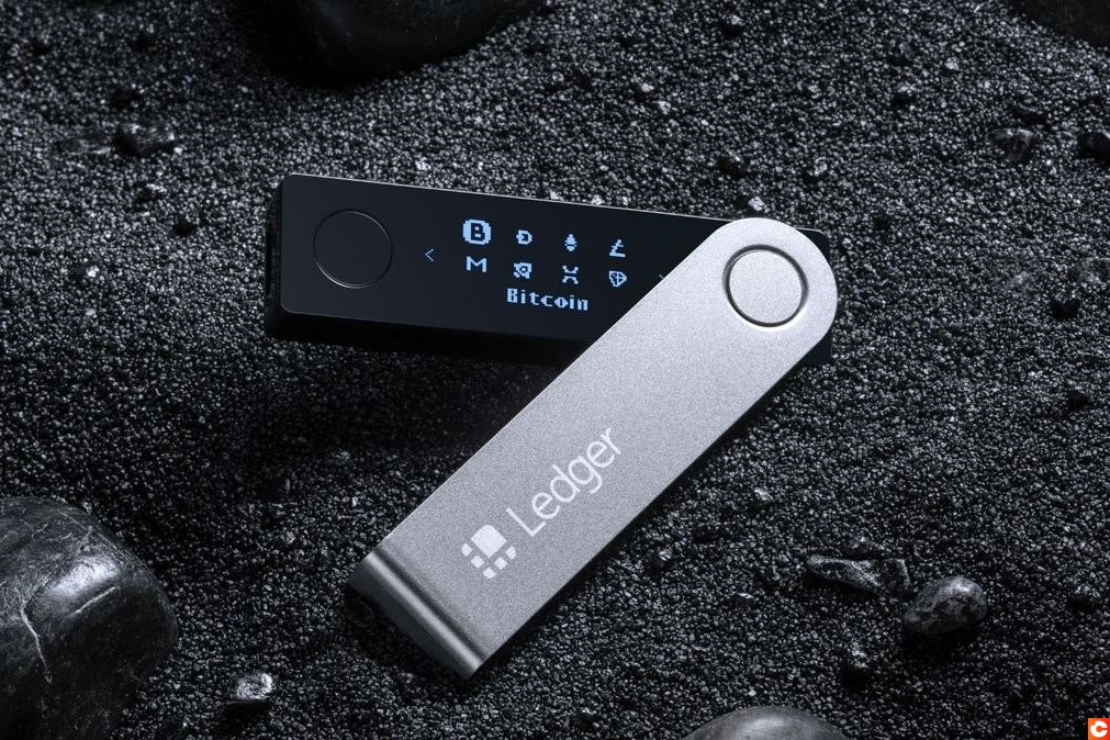 Tout savoir sur le Ledger Nano X pour sécuriser vos cryptomonnaies -  Cointribune