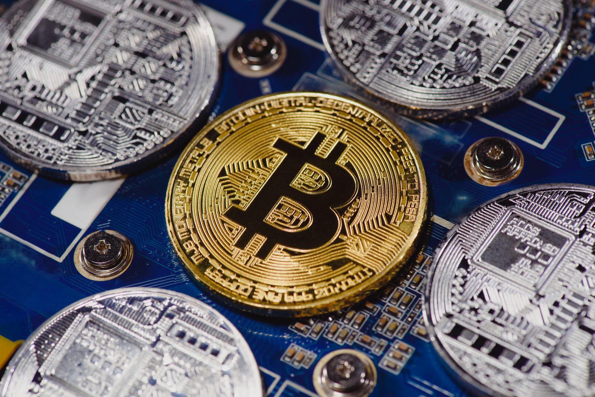 Bitcoin (BTC): Controversial Twitter Analyst Makes Prediction